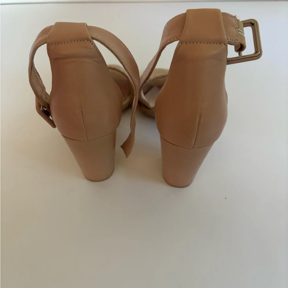 H&M blush leather sandals with 3 1/2 inch block heels and buckled straps Size 6 - Picture 4 of 7